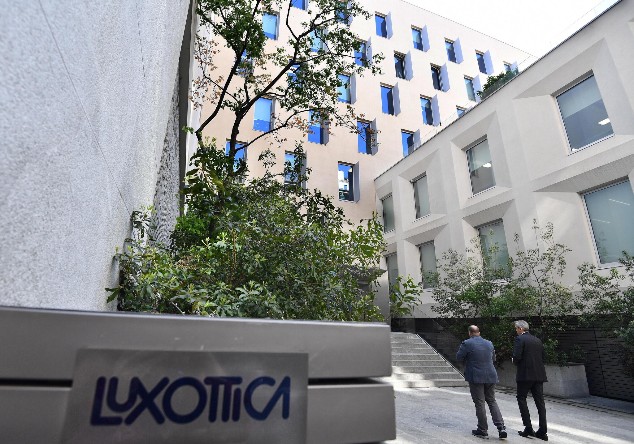 Essilor Luxottica oggi l assemblea della pace Fondi scettici sulla nuova governance Il Sole 24 ORE